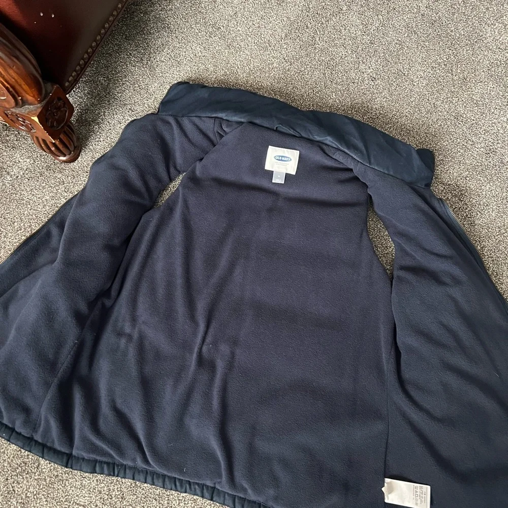 NWOT Navy Vest. Medium. - Picture 4 of 9